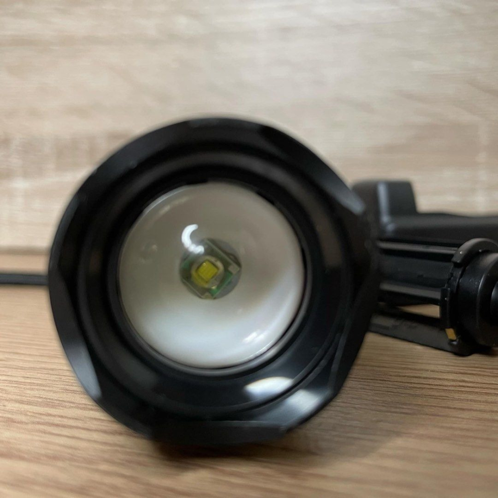 一套鋁合金變焦手電筒,防水戶外露營野炊遠射照明燈具,釣魚緊急照明燈-細節圖3