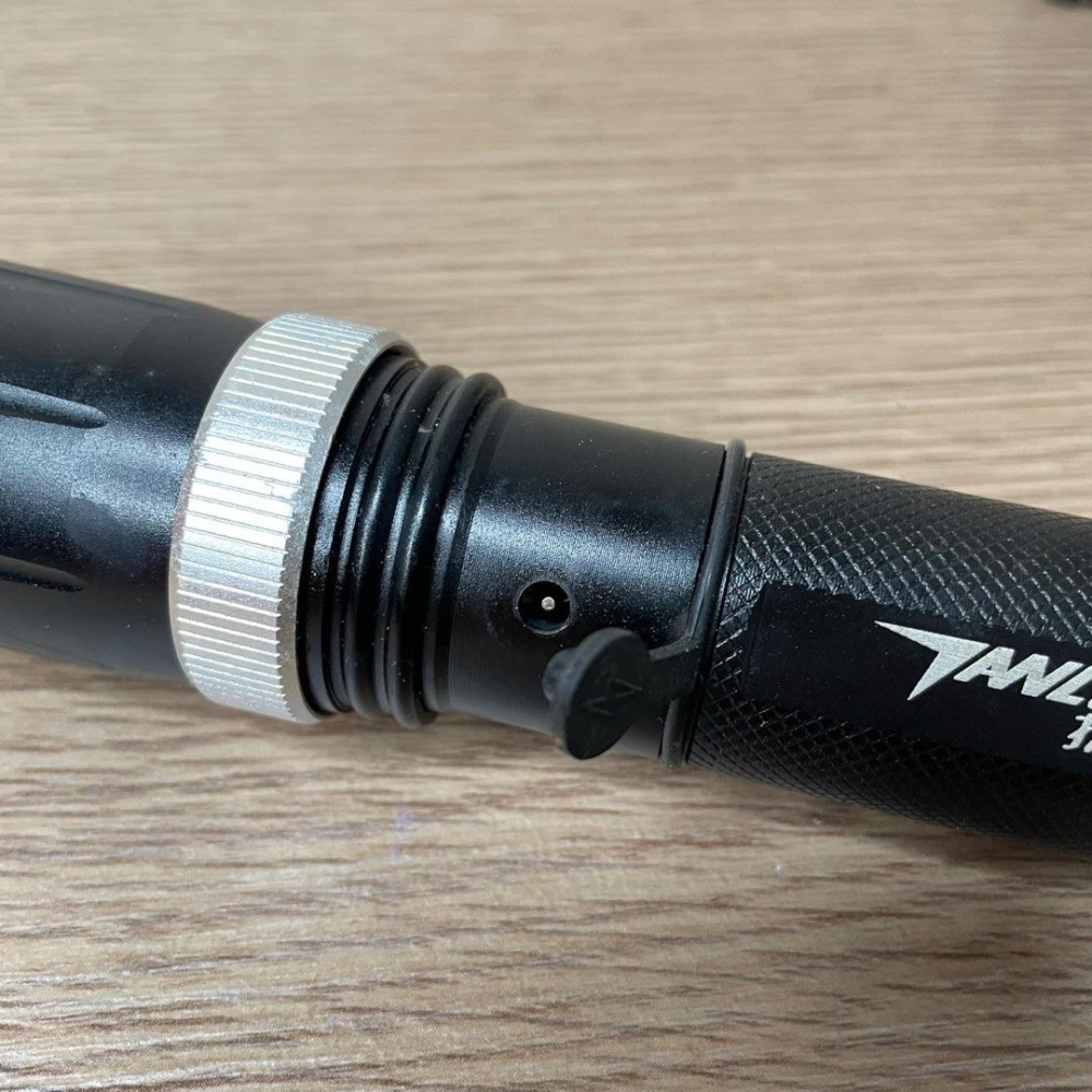 一套防水鋁合金聚焦手電筒,戶外露營野炊擊破遠射變焦手電筒,釣魚緊急照明燈具-細節圖6
