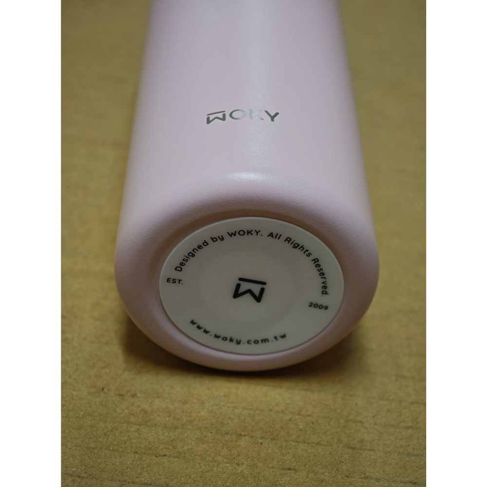 全新現貨 BOXMAN WOKY 沃廚 聯名 保溫杯 輕量 輕芯鈦瓷易潔層 彈蓋 保溫瓶 450ml-細節圖5