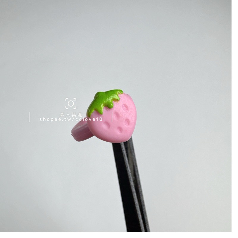 草莓耳飾