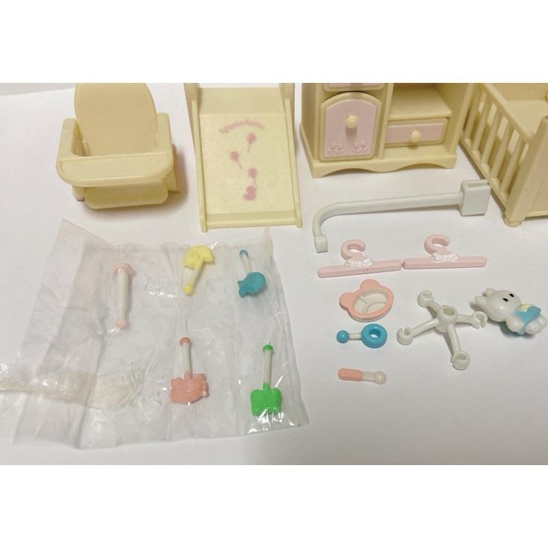 全新 絕版 森林家族 粉紅嬰兒房 寶寶 臥室 粉紅臥室 收藏 嬰兒 溜滑梯 衣櫃 嬰兒床 餐桌 寶寶椅 寶寶玩具 收藏-細節圖2