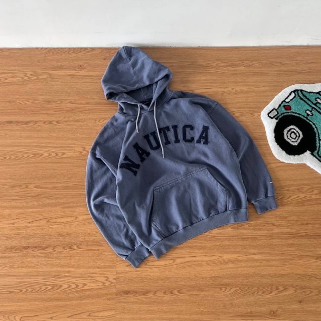 ❤️星光衫悅❤️Nautica長谷川 大刺繡字母Logo廓形寬鬆版型水洗純棉毛圈長袖套頭帽衫水洗卡其經典必入款a24-規格圖10