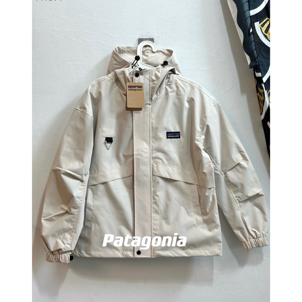❤️星光衫悅❤️Patagonia巴塔哥尼亞 戶外衝鋒衣 防水壓膠拉鍊處理 超防風a61-細節圖2