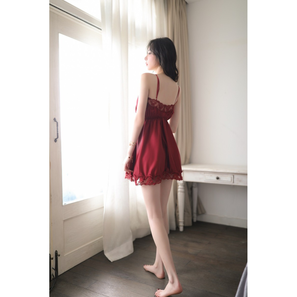 【實體店面現貨 附發票】性感深V細肩蕾絲睡裙 性感 蕾絲 露背 誘惑 睡衣 角色扮演 夜店女郎 貨號5111-細節圖3
