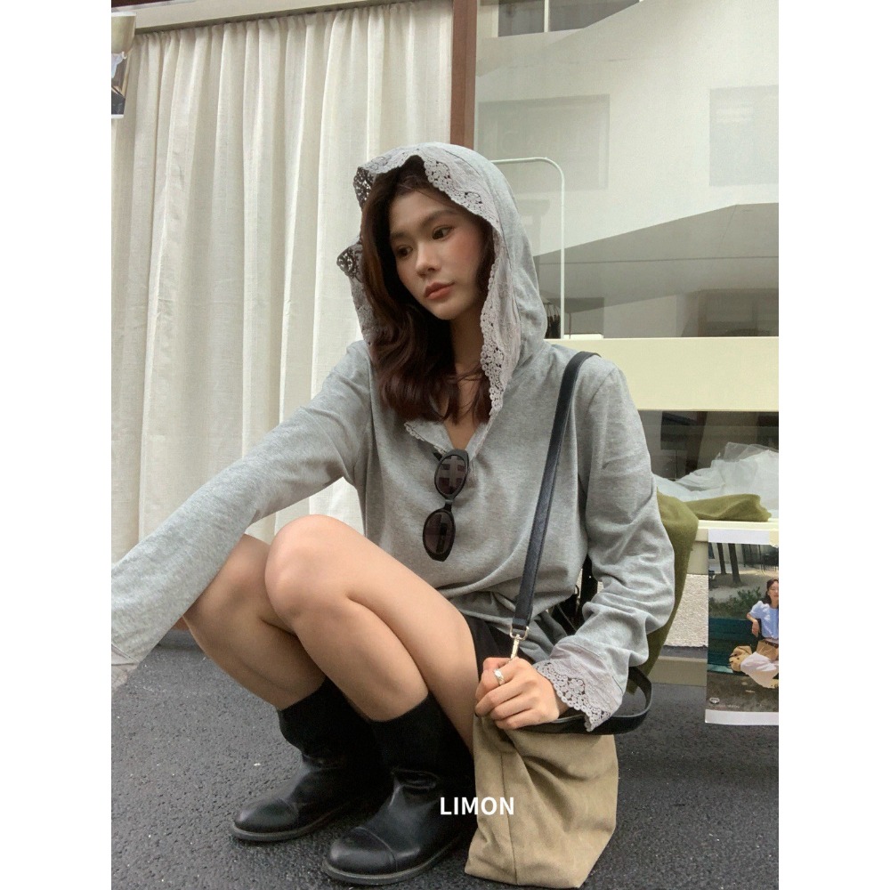 灰色