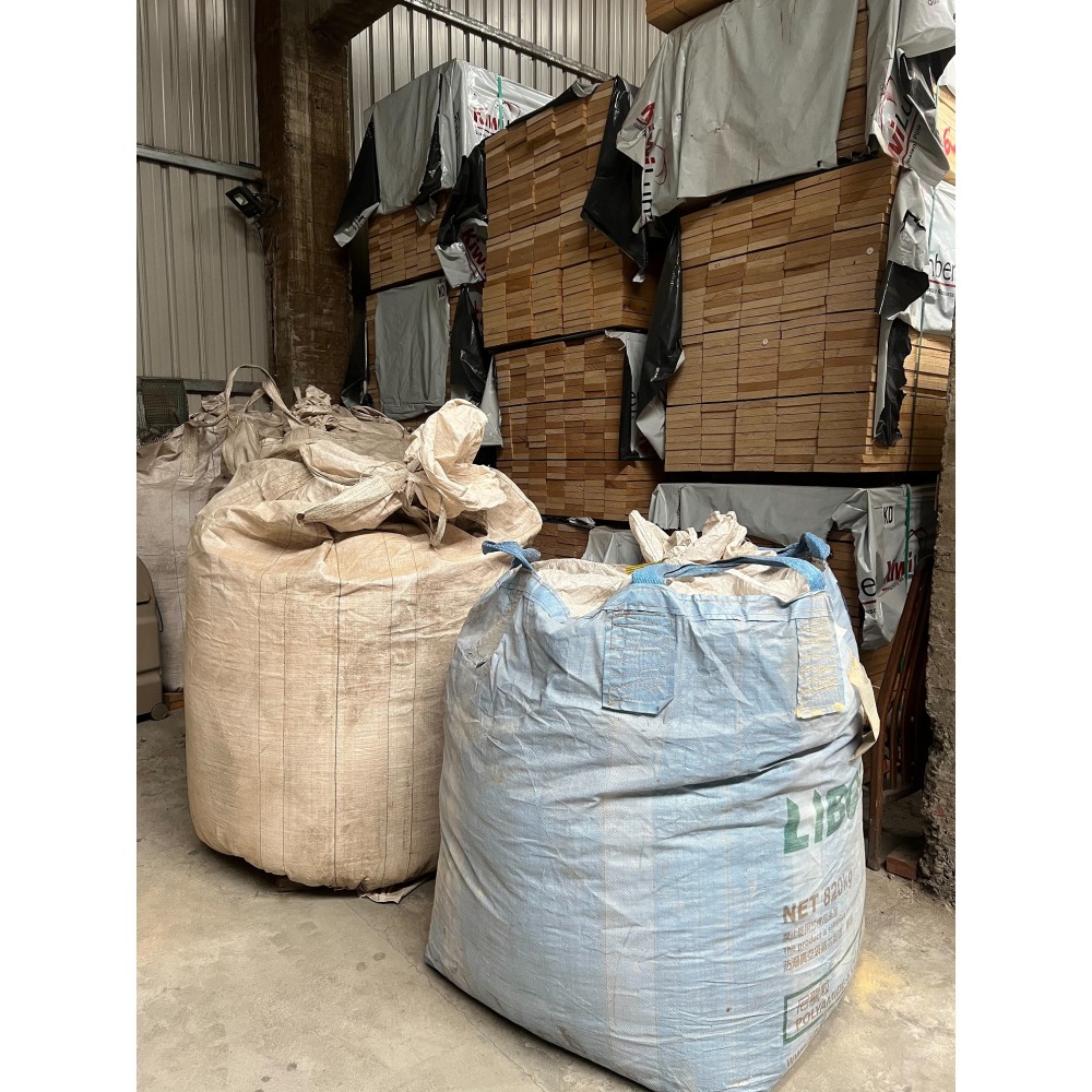 台灣現貨 盆栽鬆土 園藝 吸附地板油漬 吸油 漏油 除油 漏油 木屑 木洩 翻鬆土 木穴 木屑 木材粉 培養土 木粉-細節圖3