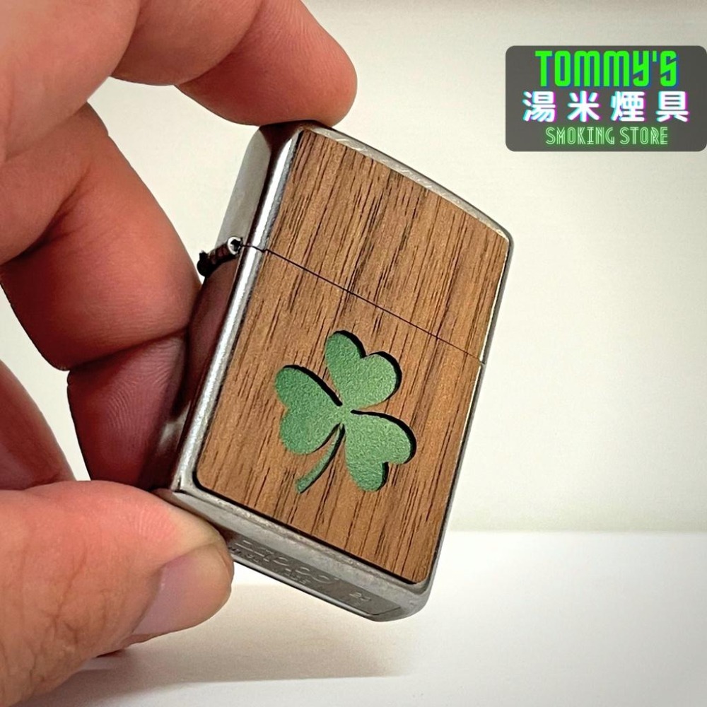 『實體店面🏠』正品 美國 ZIPPO 打火機-WOODCHUCK『幸運草』鍍鉻刷舊紋路『型號49056』-細節圖6