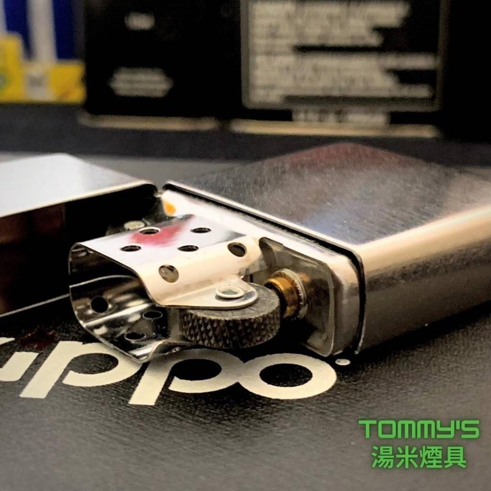 『實體店面🏠』正品 美國Zippo 打火機-鍍鉻機殼『扇形拉絲紋』型號24647『湯米煙具』-細節圖5