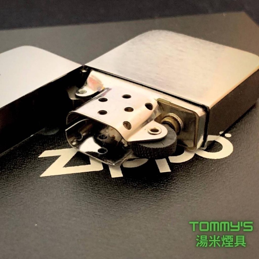 『實體店面🏠』正品 美國Zippo 打火機-鍍鉻拉絲紋『1941 Replica復刻版』型號1941-湯米-細節圖5