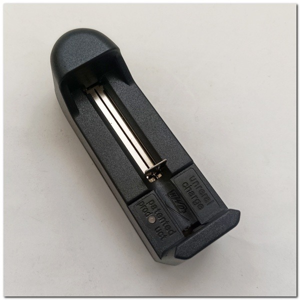 鋰電池充電器 單槽鋰電池充電器 萬能座充 18650充電器 14500充電器 16340充電器 鋰電池萬用充電器 充電器-細節圖3