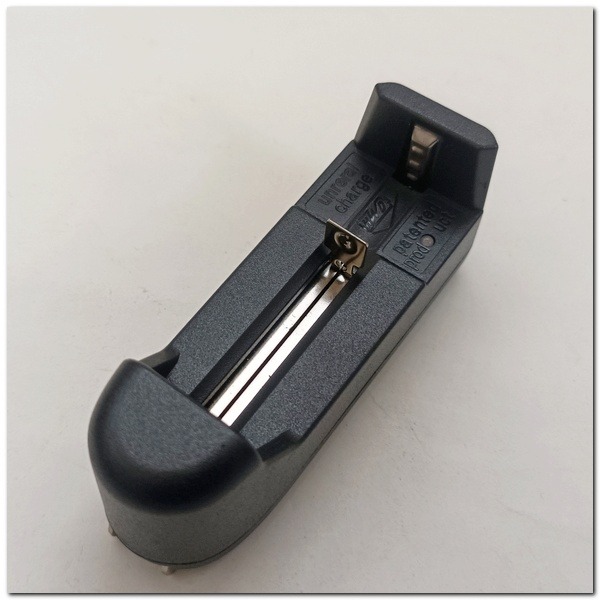 鋰電池充電器 單槽鋰電池充電器 萬能座充 18650充電器 14500充電器 16340充電器 鋰電池萬用充電器 充電器-細節圖5