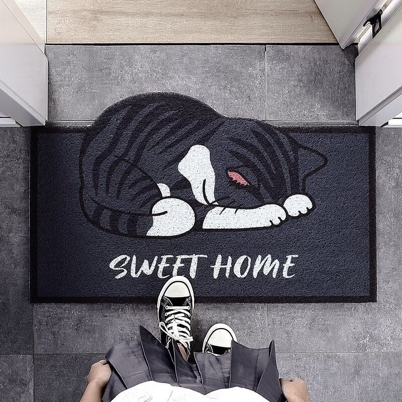 方形-趴睡灰底虎斑貓