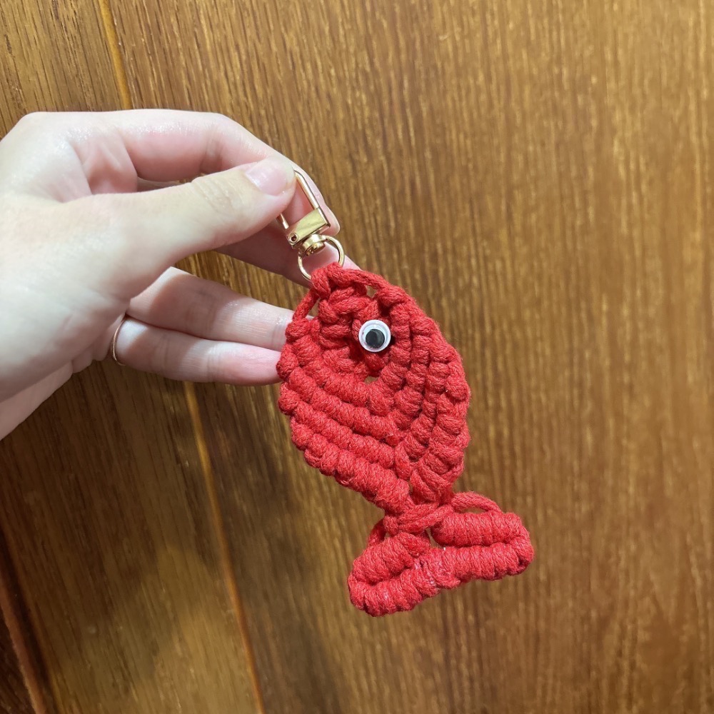 Dudu手作👶🏻手工編年年有餘 魚🐟 吊飾/ 鑰匙圈 純手工 編織吊飾 鑰匙扣 包包吊飾 禮物-細節圖2