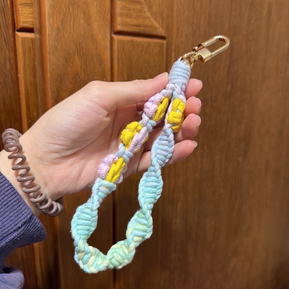 Dudu手作👶🏻花朵🌺搭配螺旋🧬編織手機掛繩 手握式掛繩 婚禮小物 手機繩 吊繩 手腕繩 純手工編織 交換禮物-細節圖2