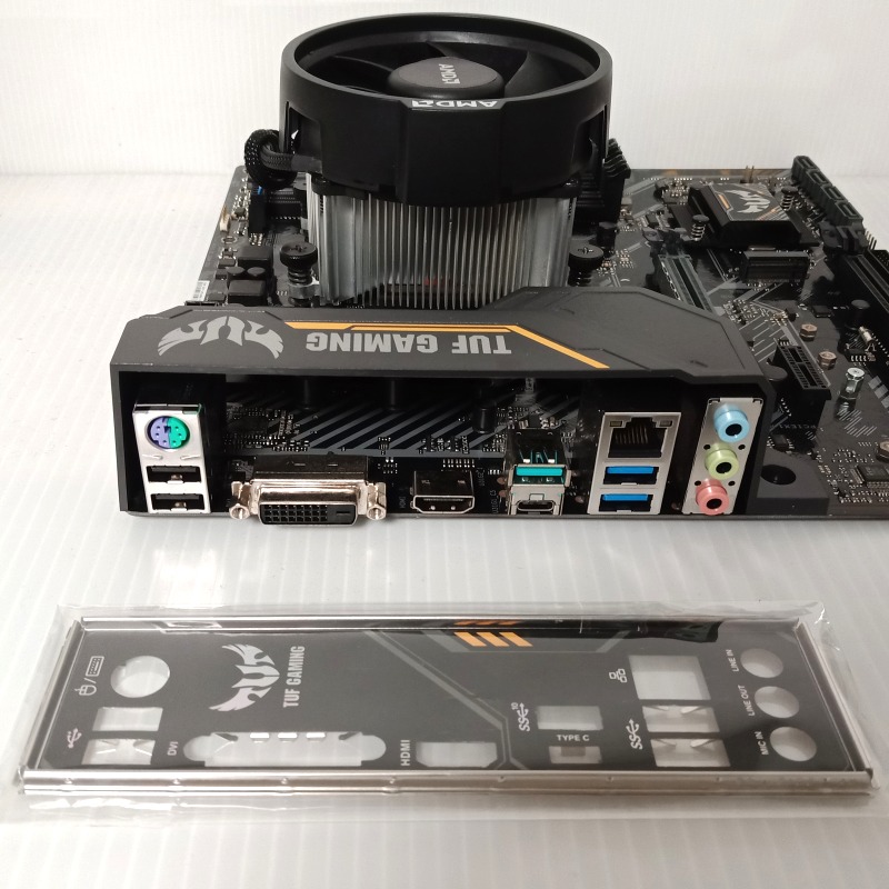 AM4腳位 實體拍攝 ASUS TUF B450M-PLUS GAMING + R7-2700 + 銅柱散熱器/附檔板-細節圖3