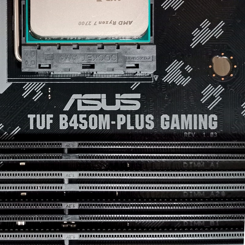 AM4腳位 實體拍攝 ASUS TUF B450M-PLUS GAMING + R7-2700 + 銅柱散熱器/附檔板-細節圖5