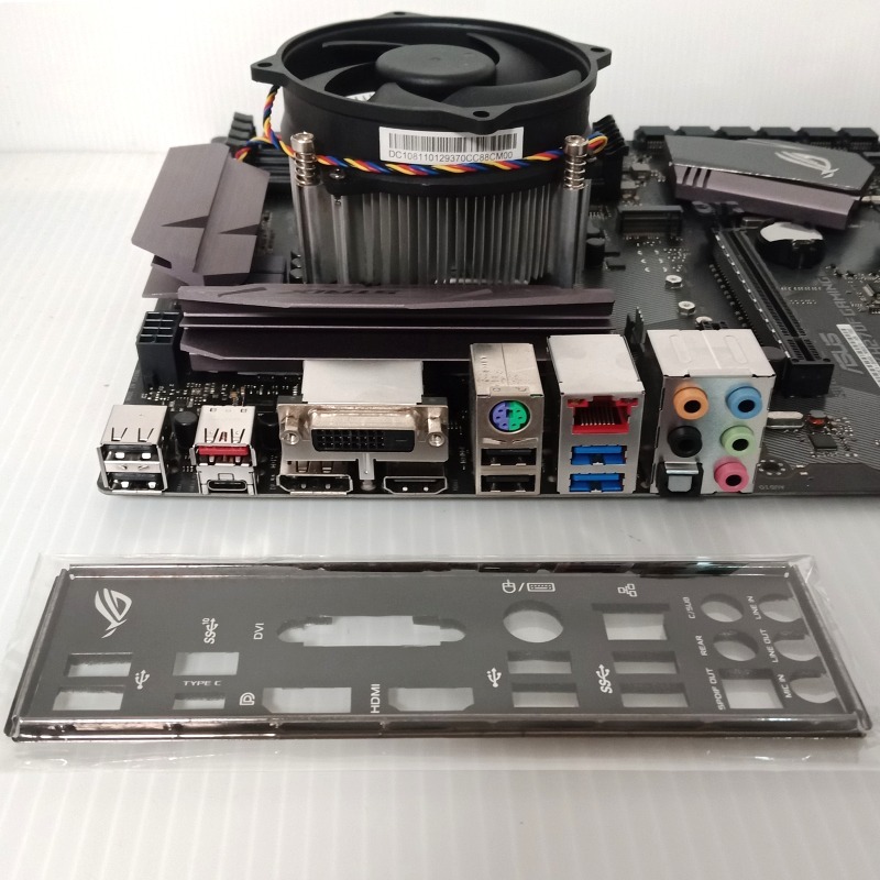 1151腳位 實體拍攝 ASUS STRIX H270F GAMING + I7-7700 + 高效能散熱器/附檔板-細節圖3