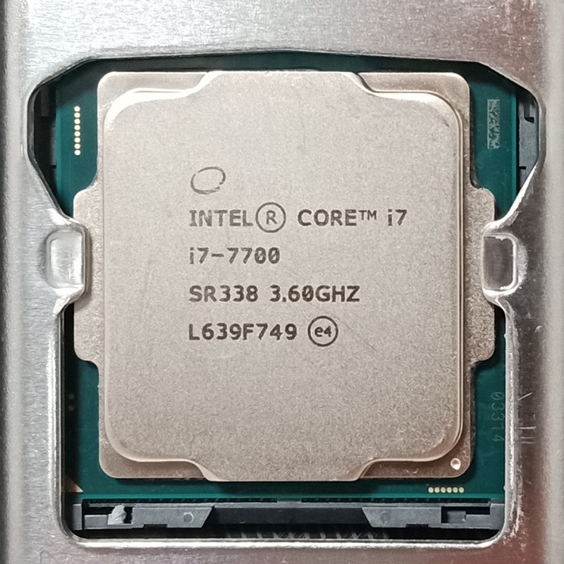 1151腳位 實體拍攝 ASUS STRIX H270F GAMING + I7-7700 + 高效能散熱器/附檔板-細節圖4