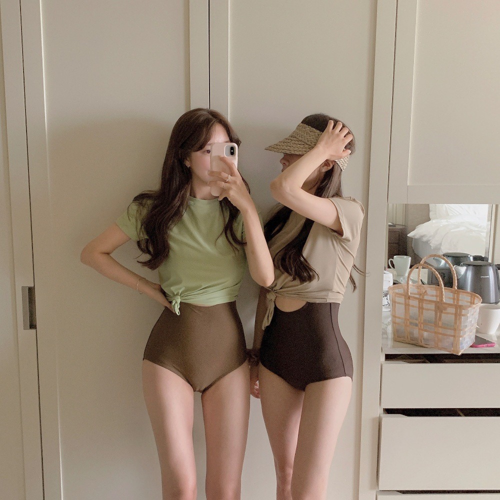 【A&R】韓版撞色連身二件式泳裝 三色任選 附防水手提袋 顏色隨機出(M-XL 短袖 度假風 沙灘包 收納袋)-細節圖3