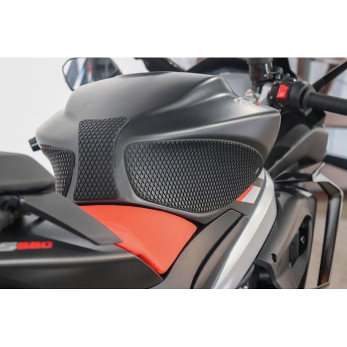 ☆★億錡重機★☆ TechSpec 油箱貼 Aprilia RS660 Tuono 黑色 SS蛇皮 XL2 賽道減震止滑-細節圖3