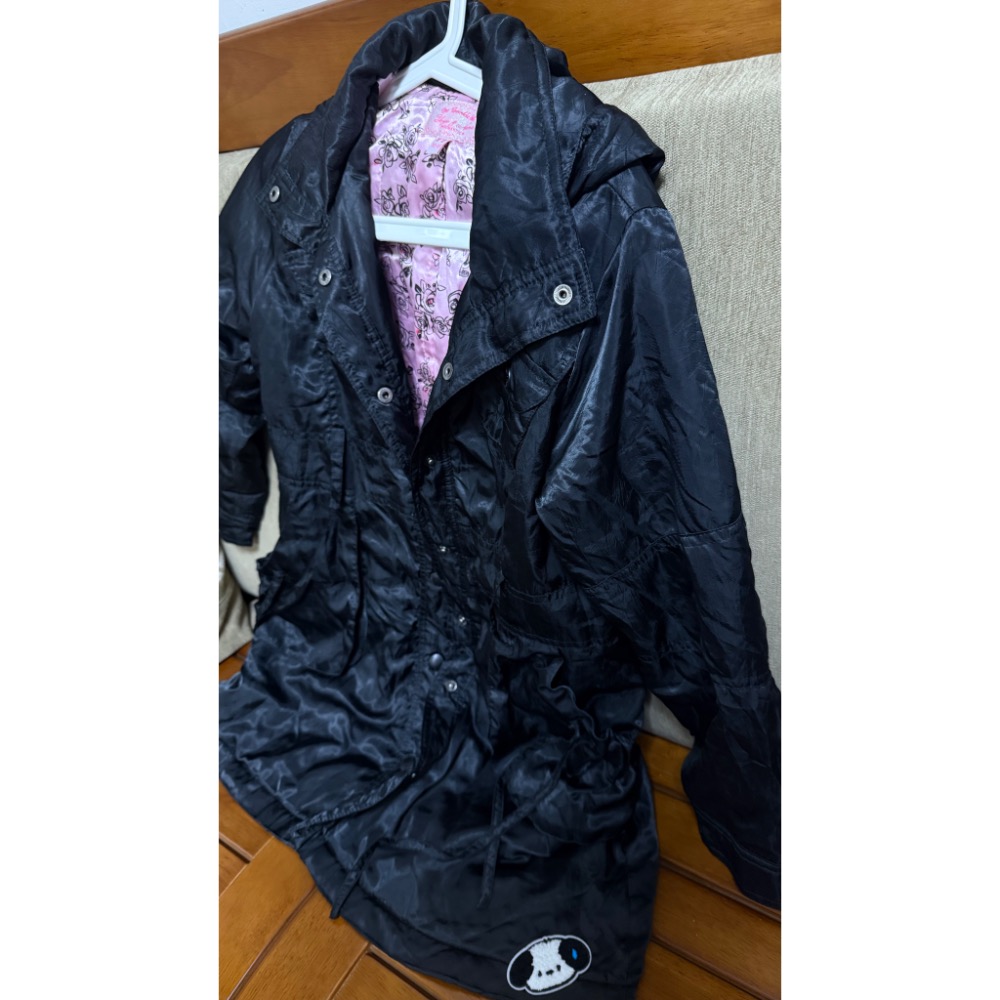 緞面長版外套 有帽子 撞色內裡（二手）大童-細節圖2