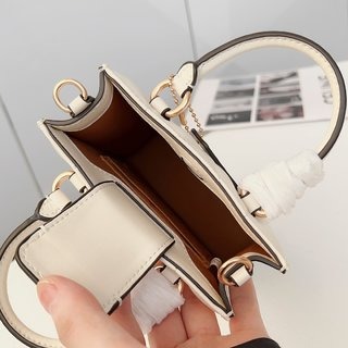 Mini Tote  小琴谱包 整体色系都是非常适合炎炎夏日 包型是简约的琴谱包 搭配的肩带可以斜挎-細節圖8