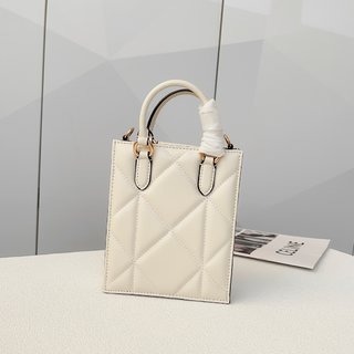 Mini Tote  小琴谱包 整体色系都是非常适合炎炎夏日 包型是简约的琴谱包 搭配的肩带可以斜挎-細節圖9