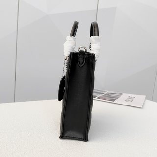 Mini Tote  小琴谱包 整体色系都是非常适合炎炎夏日 包型是简约的琴谱包-細節圖7