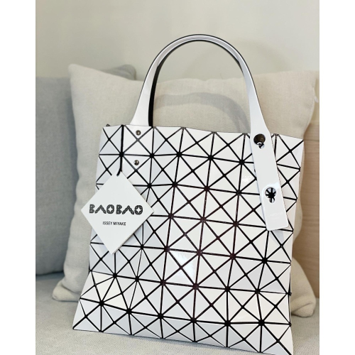 ISSEY MIYAKE 三宅一生 BAOBAO 7x7手提包 白色