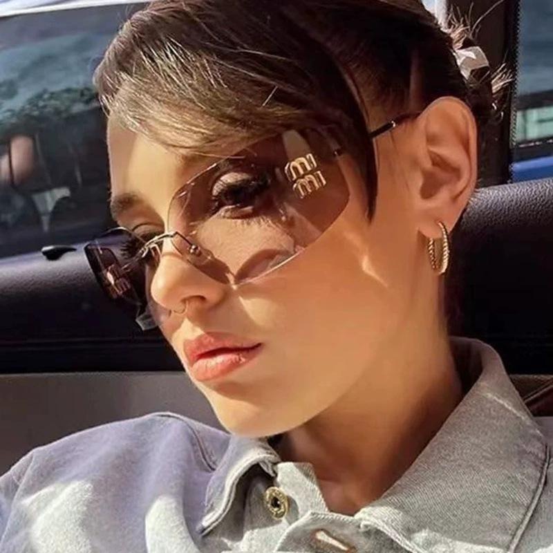 新款 2025 贈送眼鏡盒 凹造型 時尚 甜酷辣妹 金屬無框 太陽眼鏡 墨鏡女 高級感 防紫外線 海邊 贈送眼鏡盒!-細節圖2