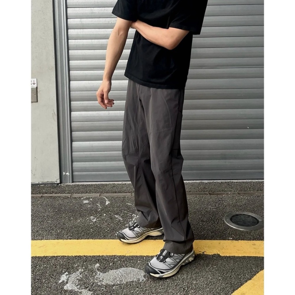 3D立體彎刀神褲＂【始祖鳥家同款】戶外輕薄解構涼感軟殼衝鋒褲 直筒薄款長褲 男女款-細節圖4