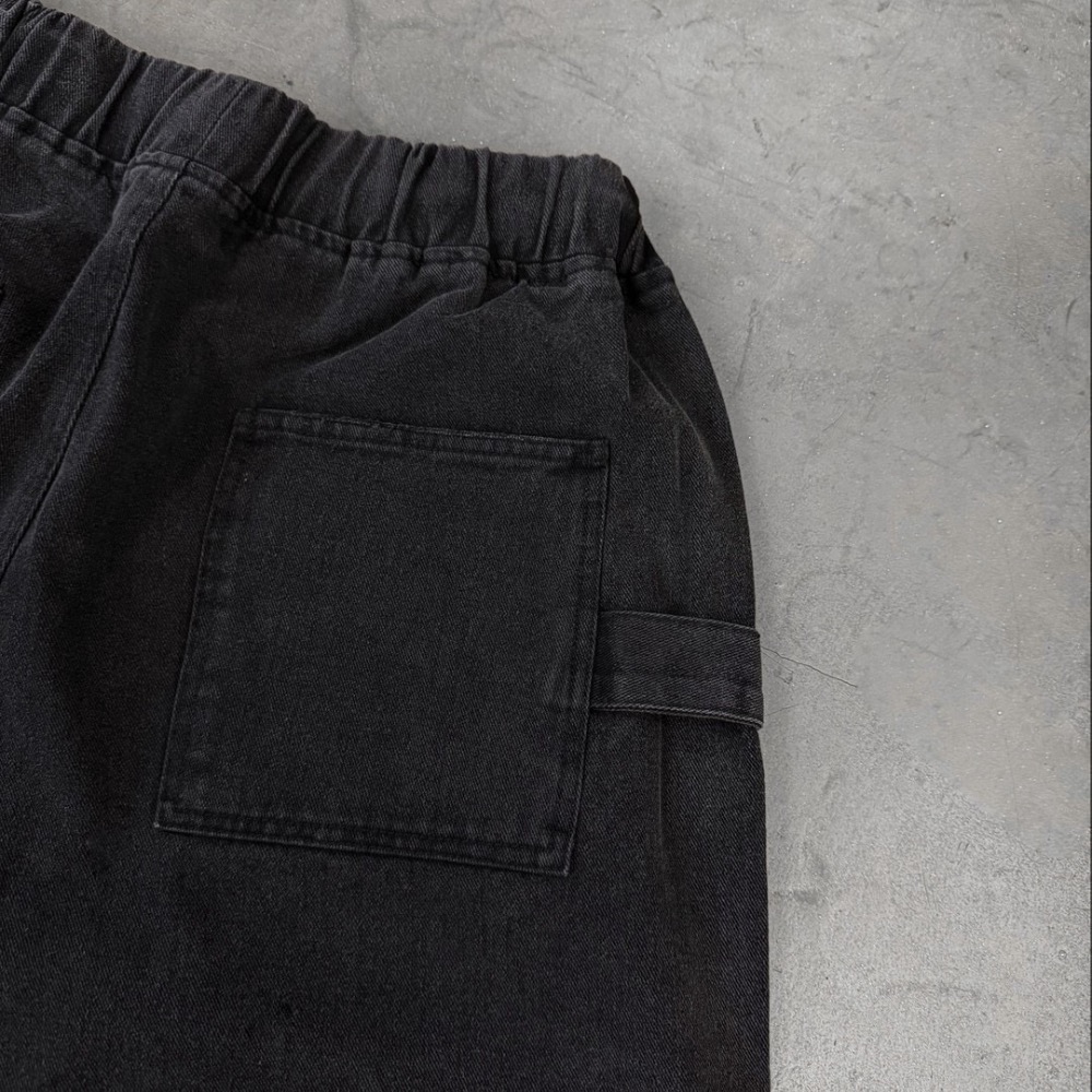 現貨 男女不拘黑系破壞七分牛仔報童褲-細節圖10