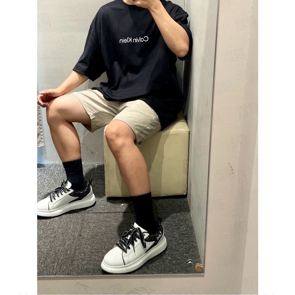 Calvin Klein  CK 純色小字母男女情侶基礎百搭款休閒圓領短袖T恤-細節圖4