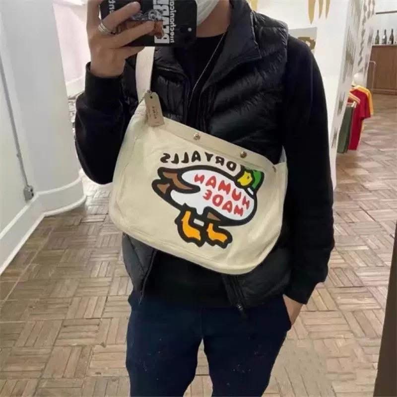 HUMAN MADE PAPERBOY BAG  鴨子法鬥小狗字母愛心雙面郵差包單肩斜挎包-細節圖4