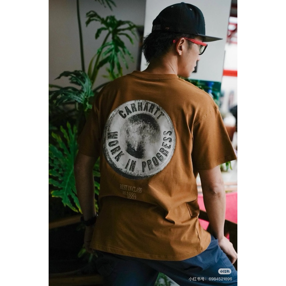 Carhartt 2025新款寫實風金屬鈕扣圖案印花短袖T日常寬松的休閒版型-細節圖4