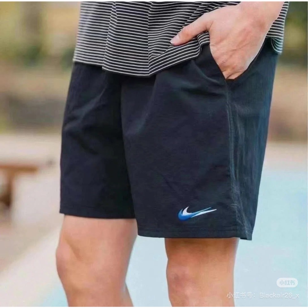 日本Nike 聯名款雙勾LOGO刺繡運動休閒短褲-細節圖2