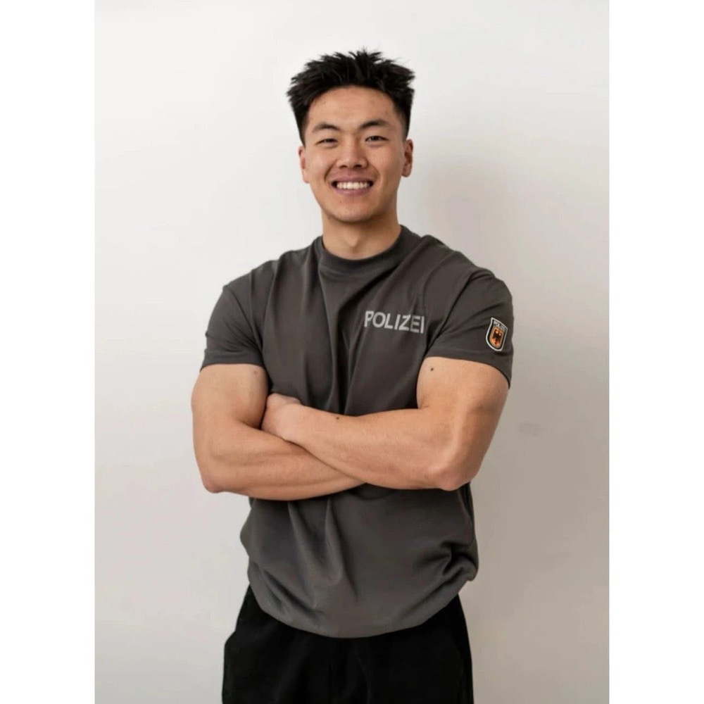 POLIZEI #【自帶涼感/巨顯壯】索羅娜面料3M反光印花 正肩顯壯 速乾 吸濕排汗 防曬 健身運動短袖T恤男女同款-細節圖2