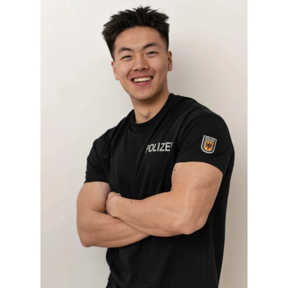 POLIZEI #【自帶涼感/巨顯壯】索羅娜面料3M反光印花 正肩顯壯 速乾 吸濕排汗 防曬 健身運動短袖T恤男女同款-細節圖4