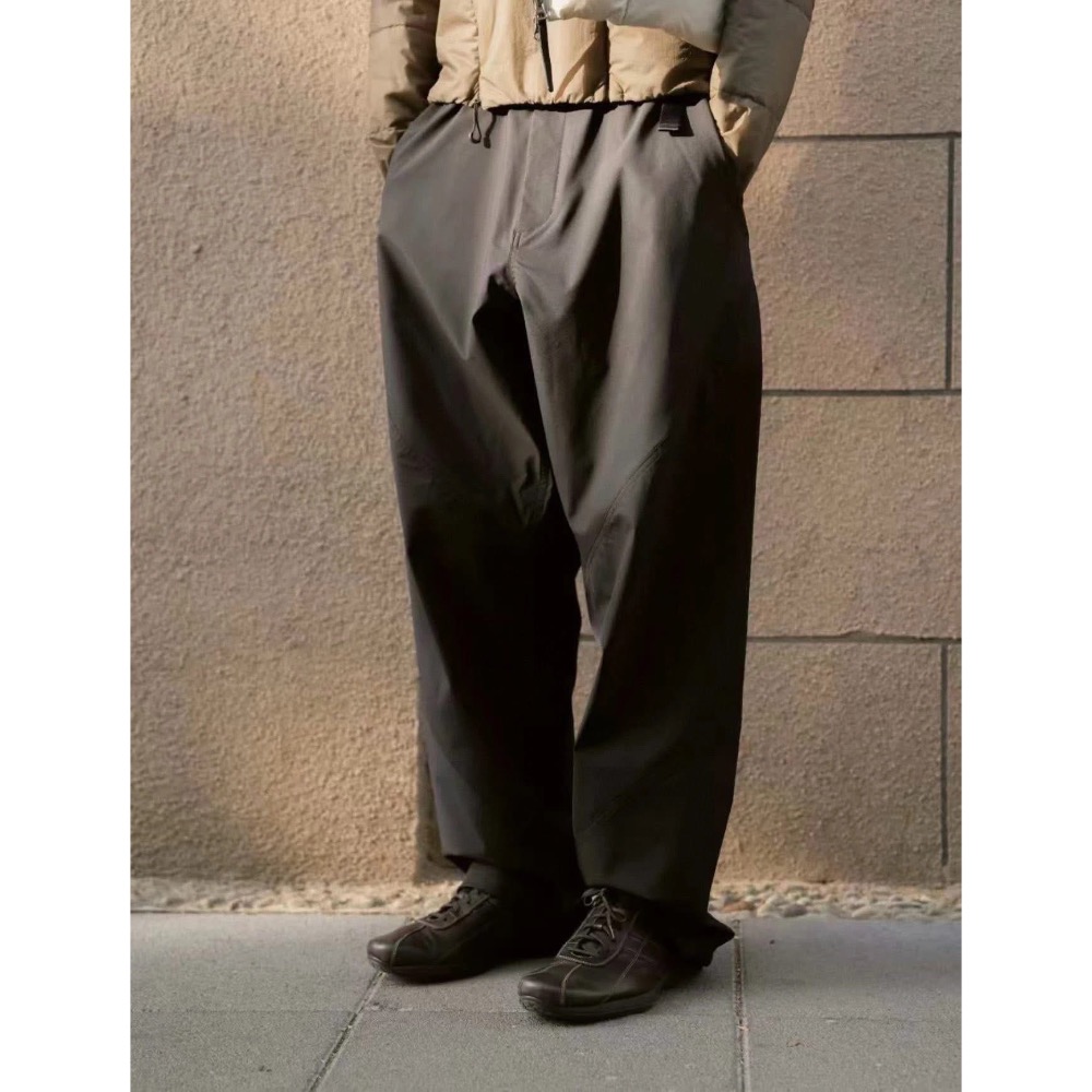 流線機能Goldwin 立體彎刀褲|解構剪裁 ×機能美學-細節圖5