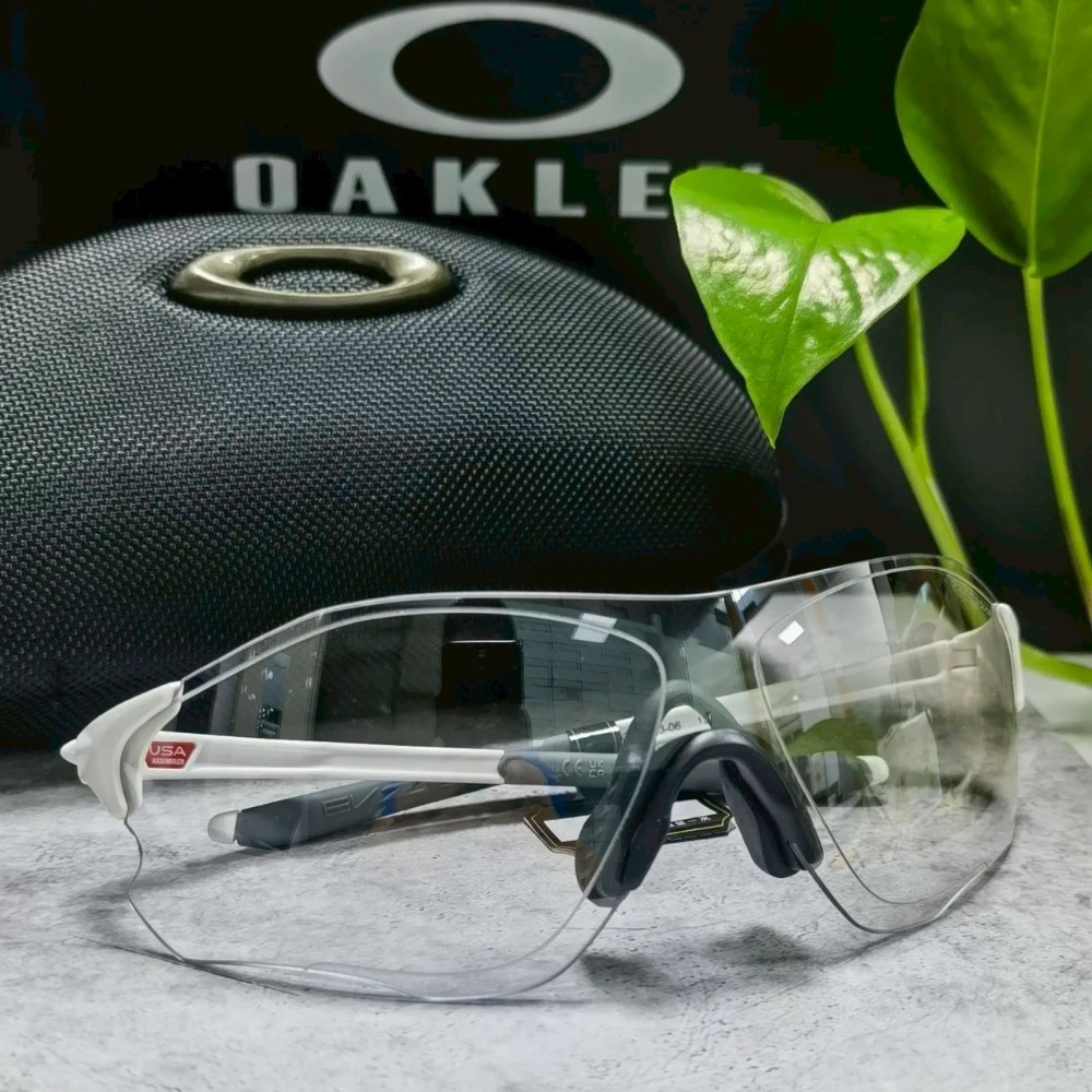 王一博同款Oakley EVZero Path（A） 全天候零重力 戶外騎行運動 變色太陽眼鏡 男女通用-細節圖2