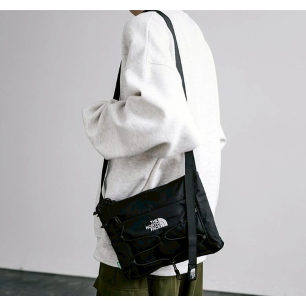 The North Face北臉 韓國 串繩 刺繡 側背包-細節圖2