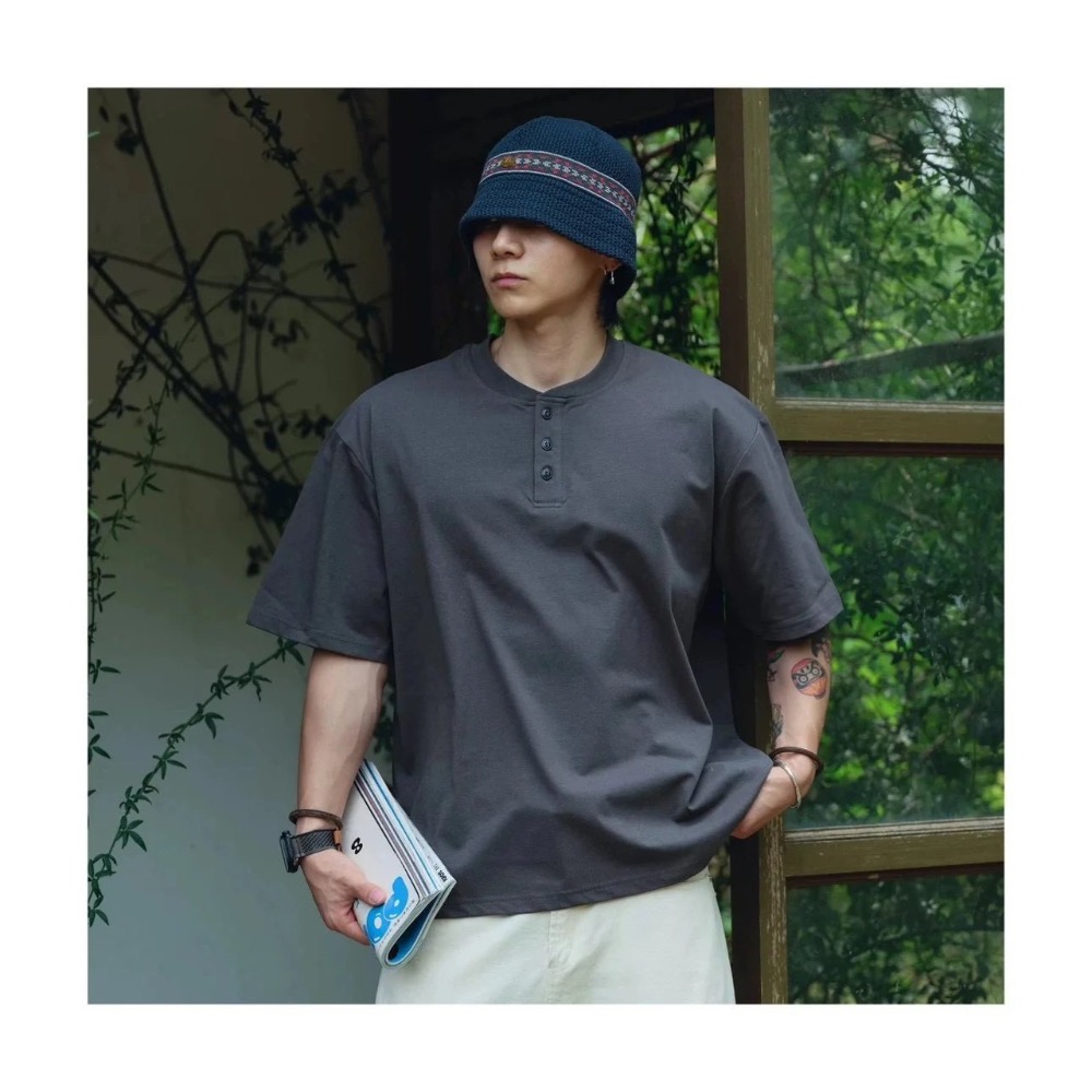 亨利衫！內搭界的”掃地僧”#【打底天花板系列】高品質 亨利領 索羅娜250克重純色老錢風 短袖T恤 男女款-細節圖4