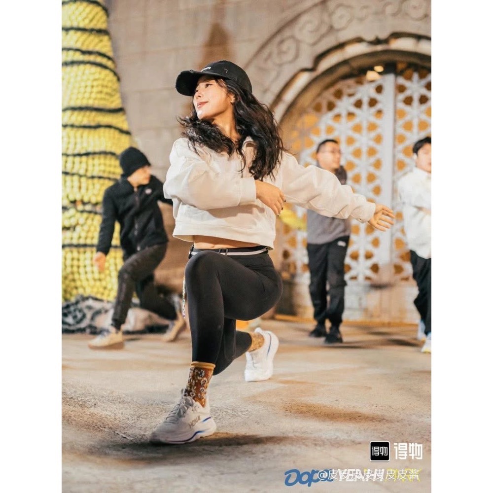 腳感之王 Hoka  Bondi 9   5cm超臨界發泡 加厚網面 過冬無壓力 男女跑步鞋增高運動鞋 休閒鞋-細節圖6