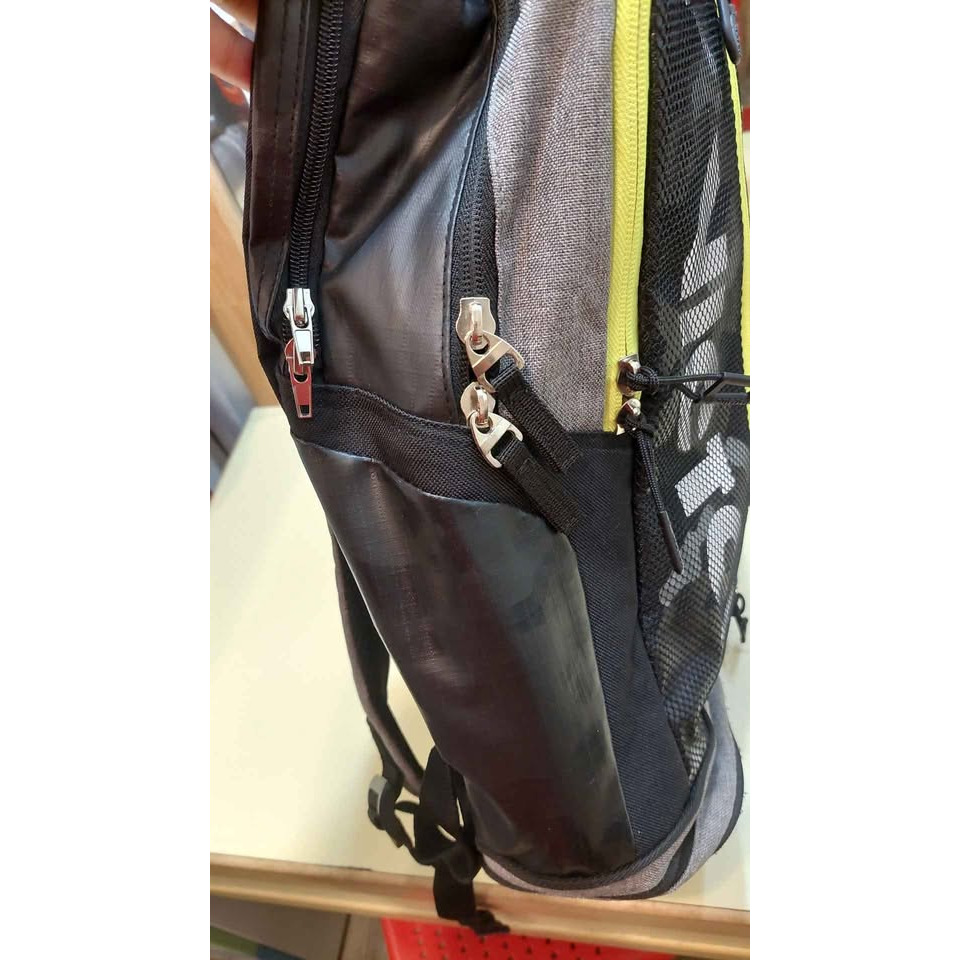 全新有公司Logo的羽球背包-細節圖5