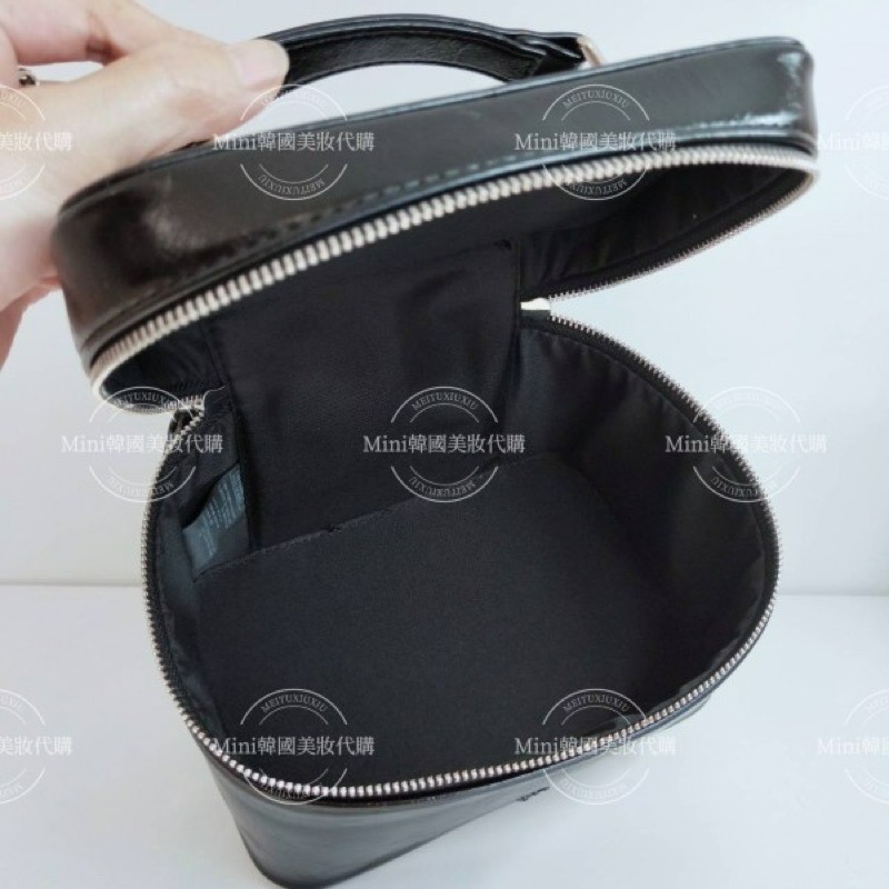 ☆mini韓國美妝代購☆HERA 皮革手提化妝箱-細節圖2