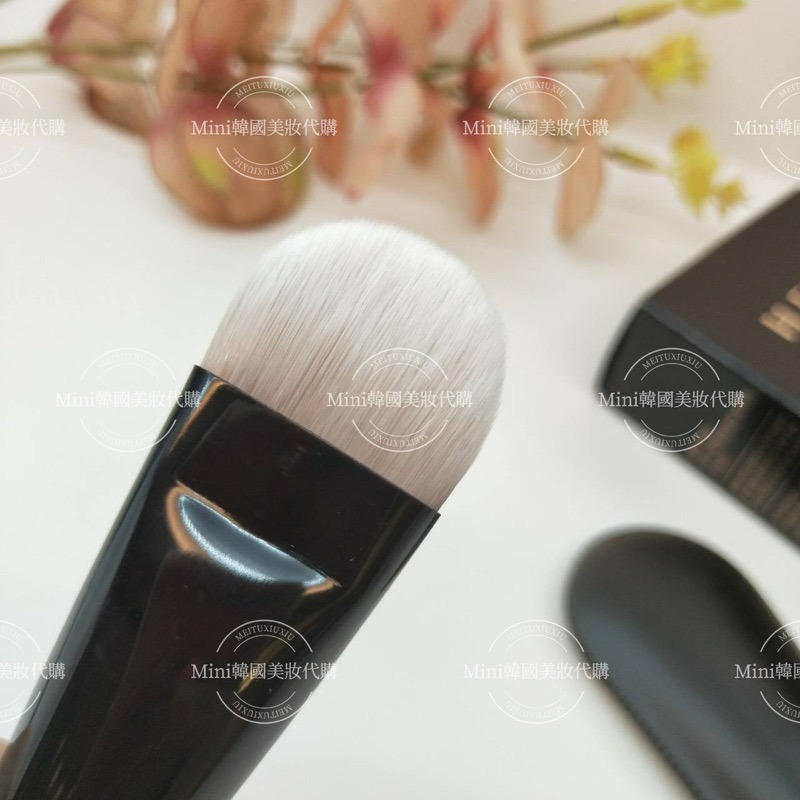 ☆mini韓國美妝代購☆ Hera 赫拉 光澤粉底刷 GLOW FOUNDATION BRUSH 扁平粉底刷-細節圖9