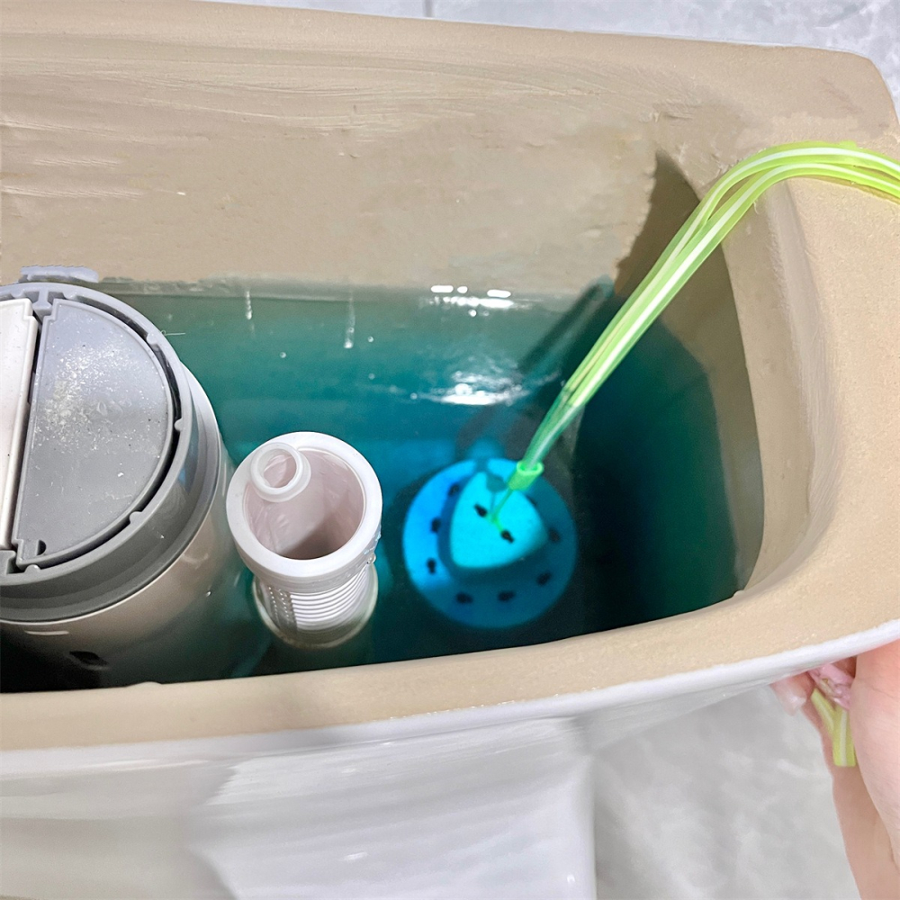 日本UYIKU馬桶自動清潔劑 馬桶清潔球 馬桶芳香劑 洗廁球 除臭殺菌清潔磚 洗馬桶藍泡泡 自動除臭潔廁劑 馬桶除垢-細節圖2