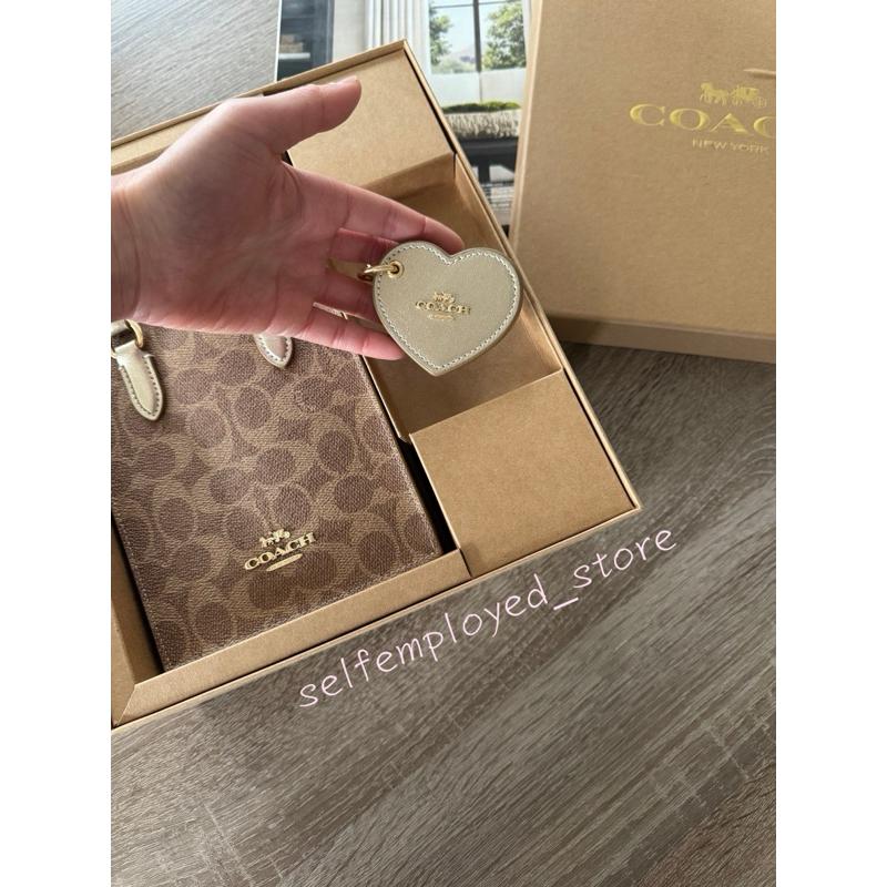 ［S.E美國代購］COACH 琴譜包禮盒組 經典老花配色 手拿包 斜背包 季節限定 送禮 限量 禮物-細節圖3