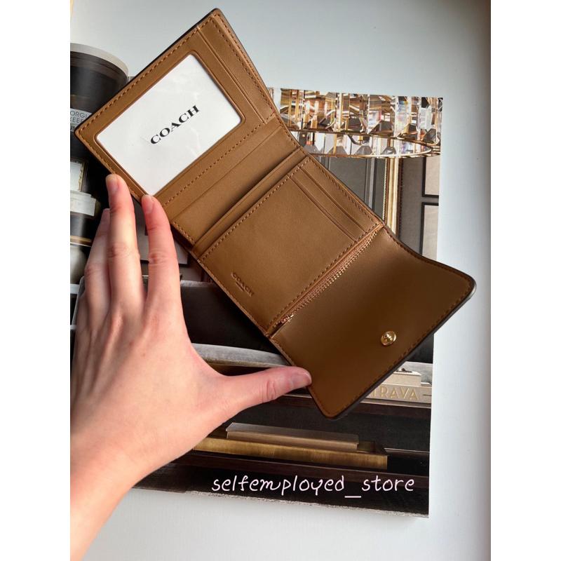 [S.E美國代購］COACH 三折短夾 翻蓋短夾 防刮 鈕扣式 零錢袋 鈔票 卡片-細節圖4