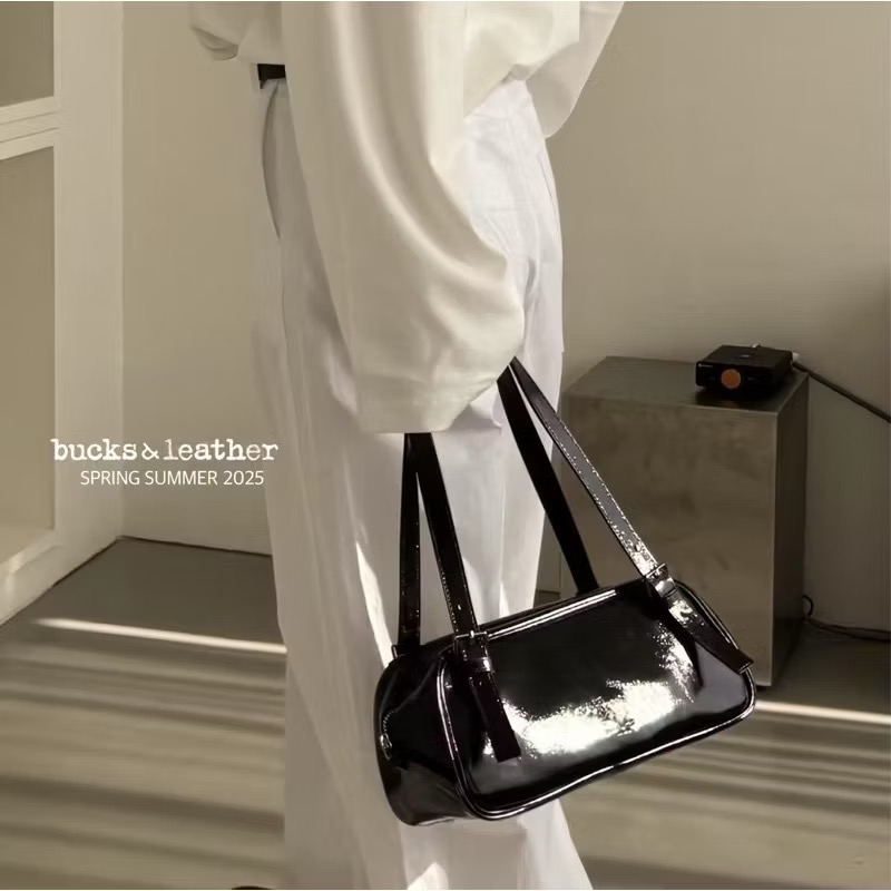 bucks & leather 韓國代購🇰🇷 【25SS】 ins風單肩腋下包 牛皮亮面-細節圖8